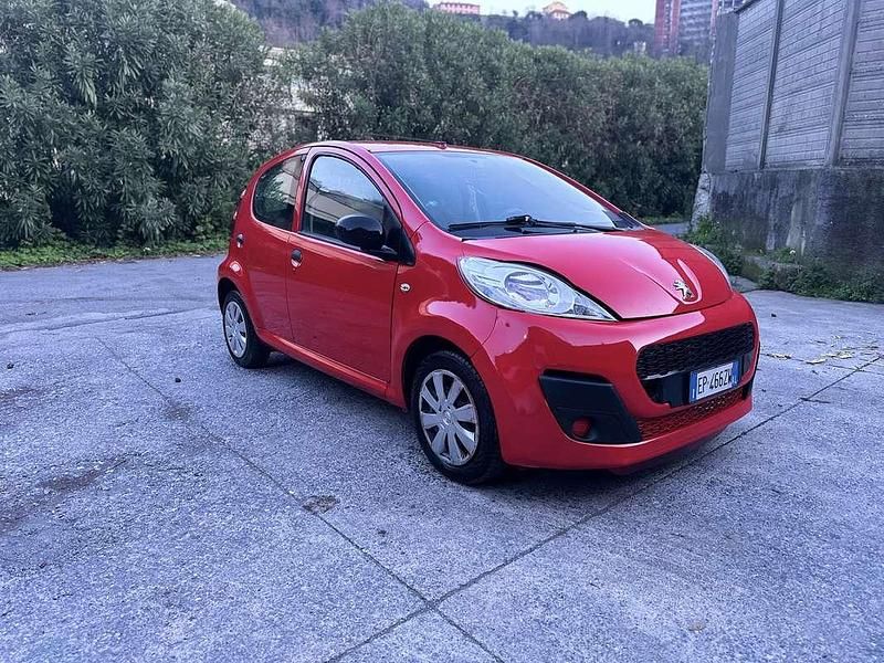 Usata Peugeot 107 Active 68 CV (50 kW) 2013 Utilitaria