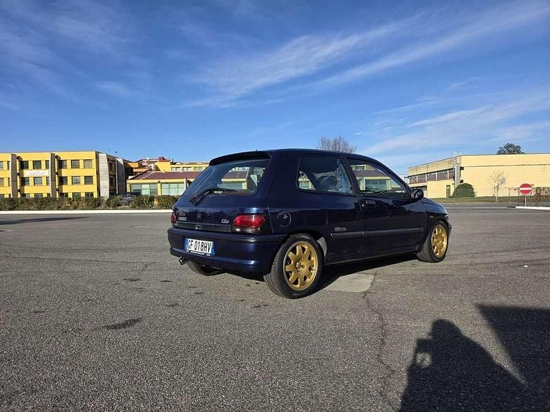 Usata Renault Clio 147 CV (108 kW) 1995 Utilitaria