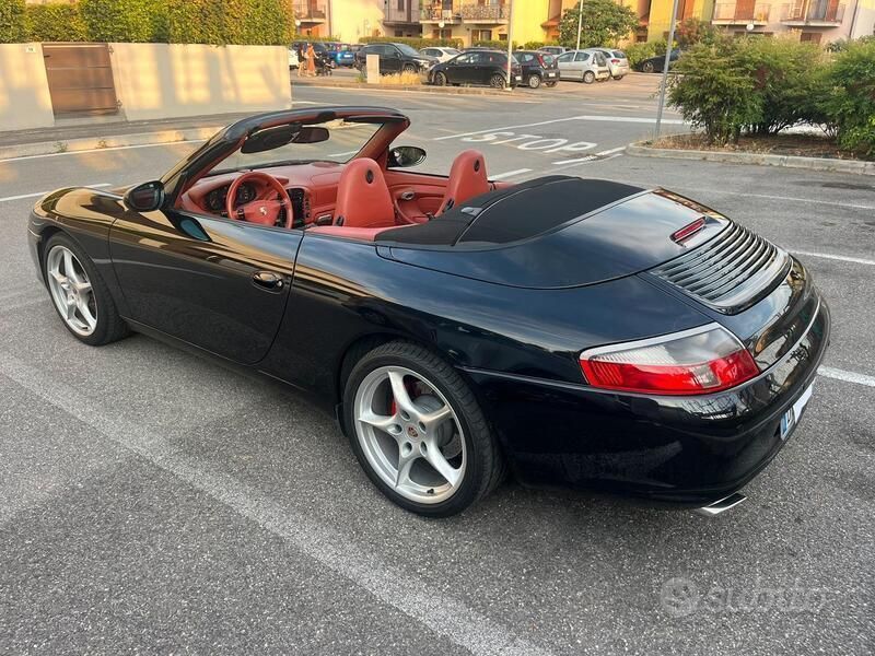 Usata Porsche 996 345 CV (253 kW) 2004 Nero Cabrio