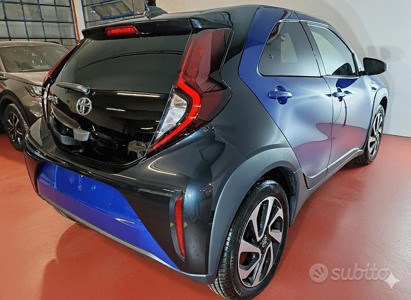 Ny Toyota Aygo X Trend 72 HK (52 kW) 2025 Blå SUV