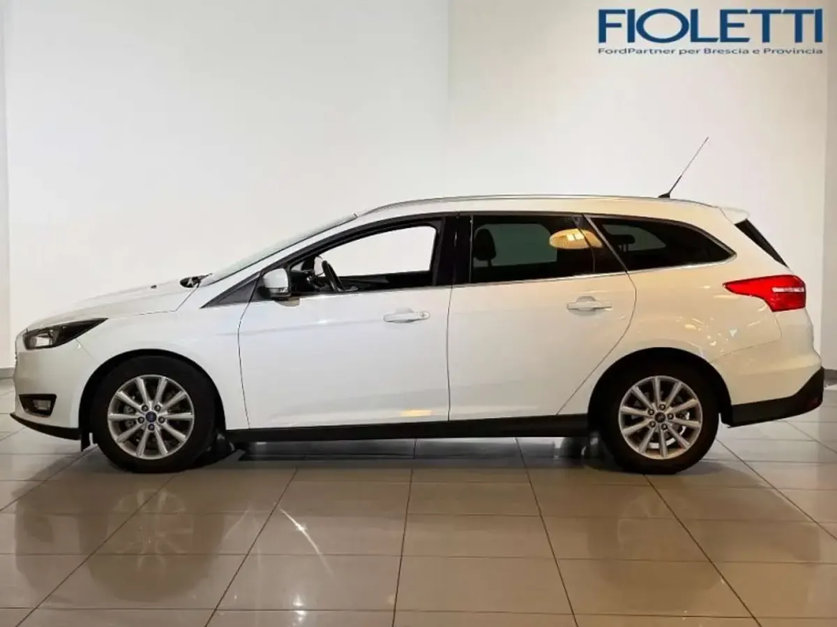 Usata Ford Focus Titanium 120 CV (88 kW) 2016 Bianco Station wagon
