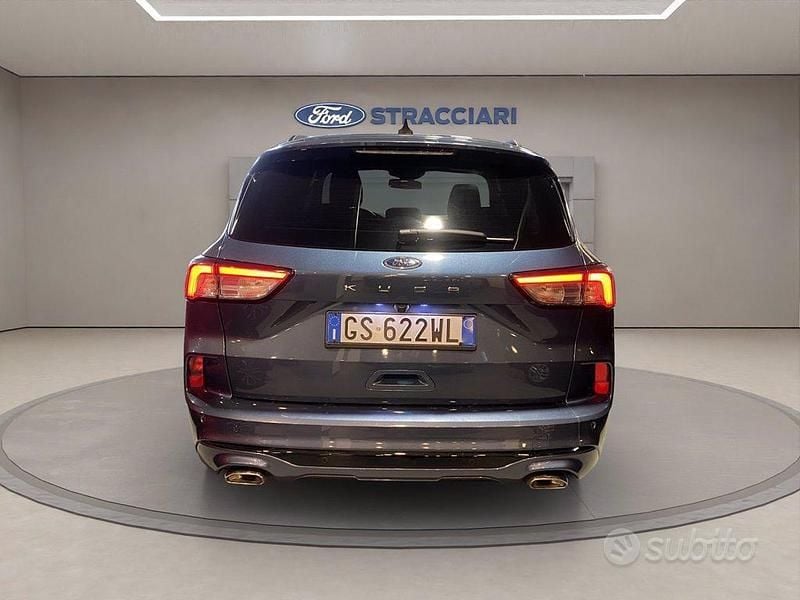 Usata Ford Kuga ST-Line 120 CV (88 kW) 2024 Blu metallizzato SUV