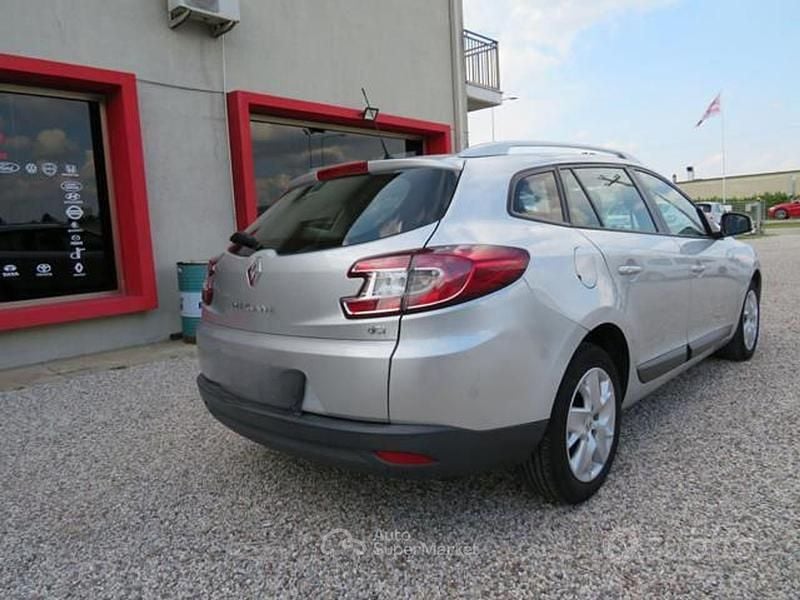 Usata Renault Mégane GrandTour 90 CV (66 kW) 2013 Grigio Station wagon