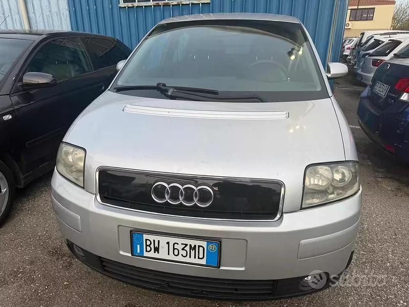 Usata Audi A2 75 CV (55 kW) 2002 Grigio Utilitaria