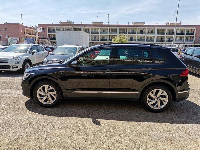 Gebraucht VW Tiguan Life 150 PS (110 kW) 2021 Schwarz SUV