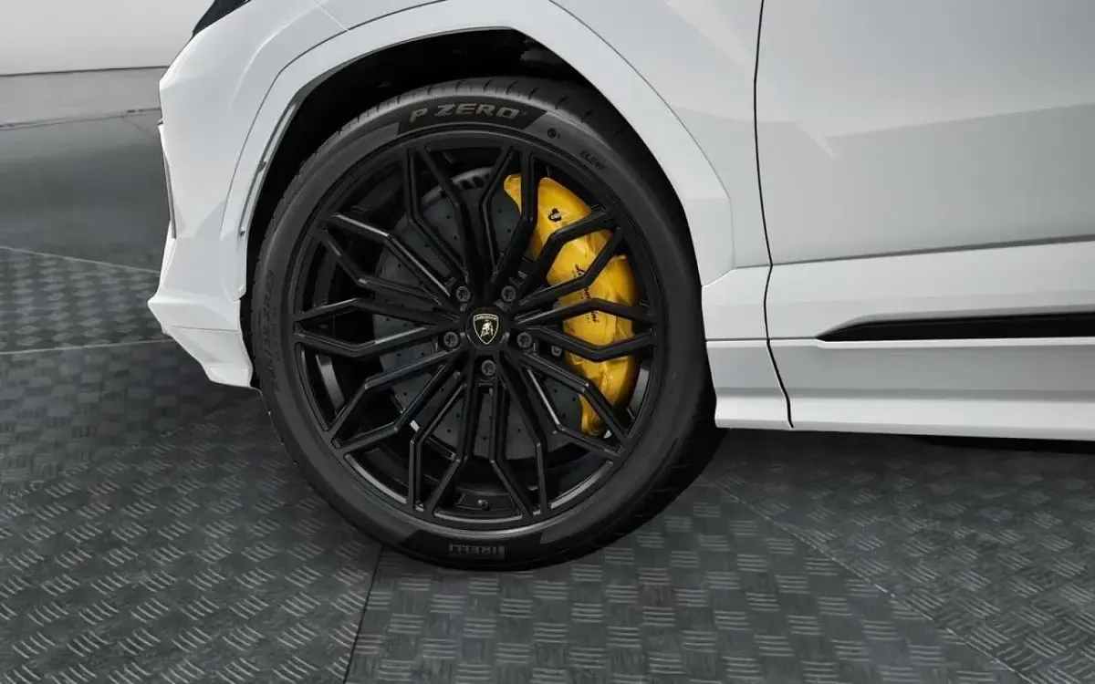 Nuova Lamborghini Urus 620 CV (456 kW) 2026 Bianco SUV