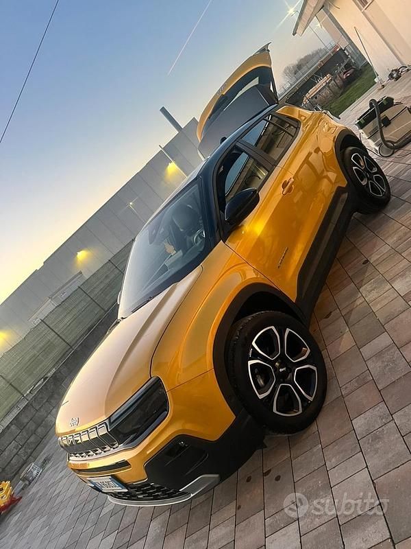 Usata Jeep Avenger Summit 100 CV (73 kW) 2023 Giallo SUV
