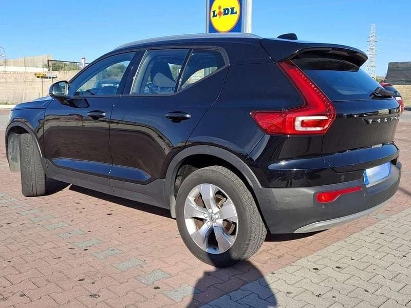 Usata Volvo XC40 Momentum 129 CV (94 kW) 2021 Nero SUV