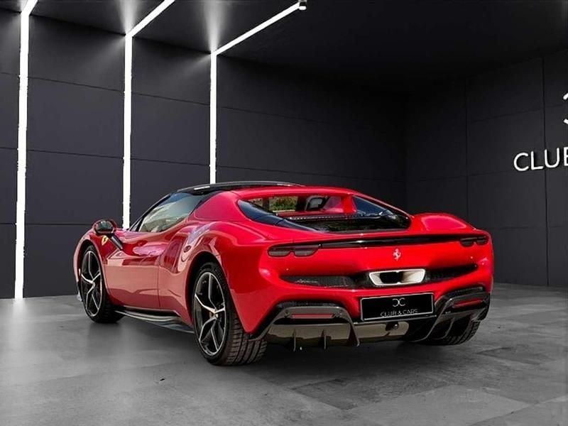 Usata Ferrari 296 829 CV (609 kW) 2023 Rosso Cabrio