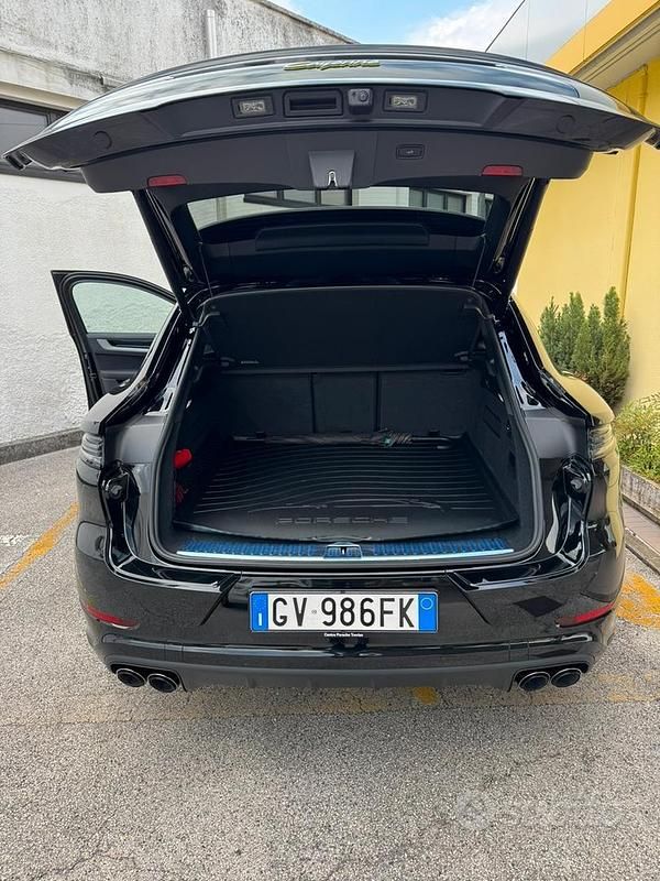 Usata Porsche Cayenne 305 CV (224 kW) 2024 Nero SUV
