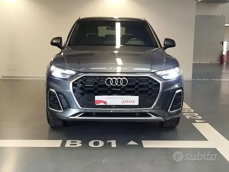 Usata Audi Q5 S-Line 204 CV (150 kW) 2024 Grigio SUV