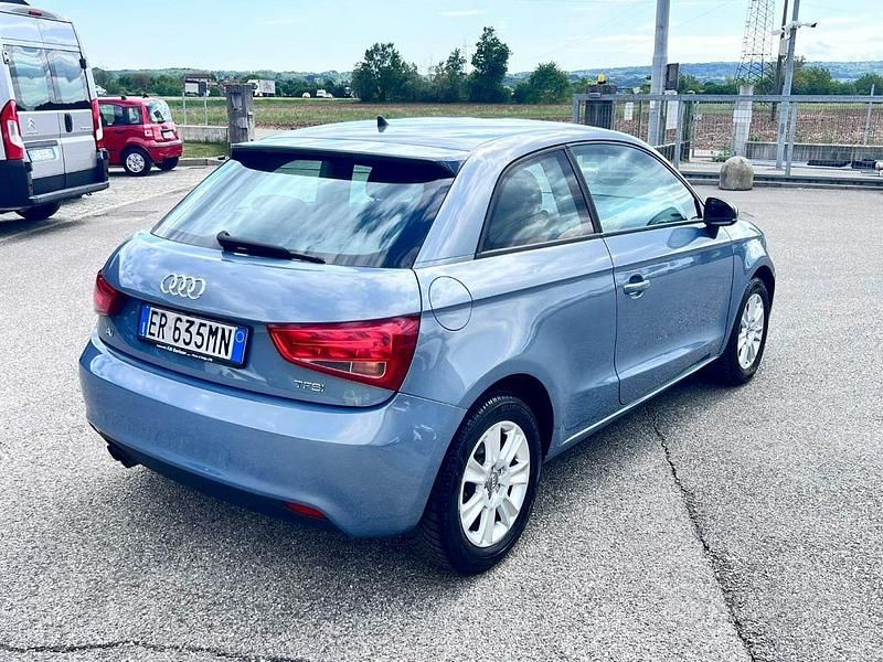 Usata Audi A1 Attraction 122 CV (89 kW) 2013 Azzurro Utilitaria