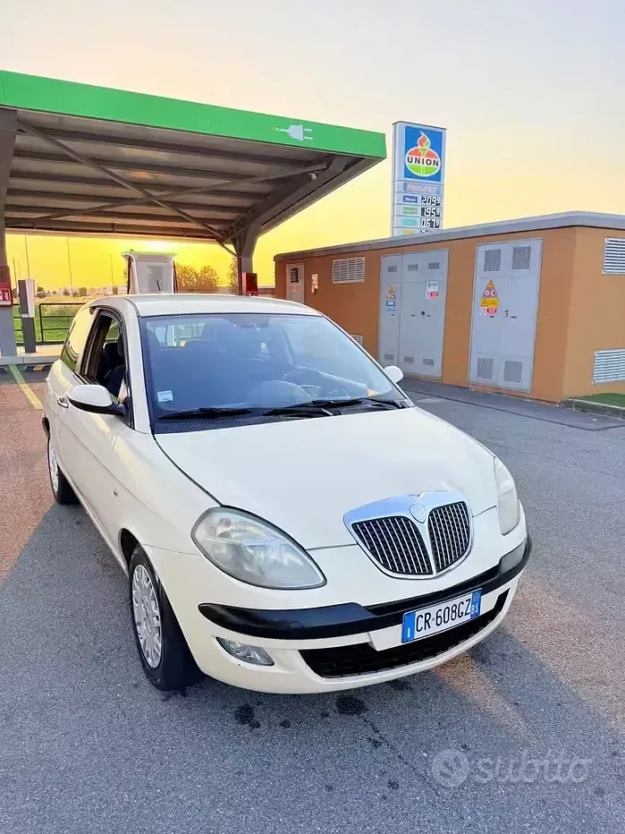 Usata Lancia Ypsilon 80 CV (58 kW) 2005 Giallo Utilitaria