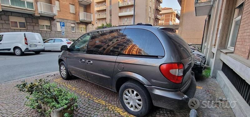 Usata Chrysler Voyager 143 CV (105 kW) 2003 Monovolume