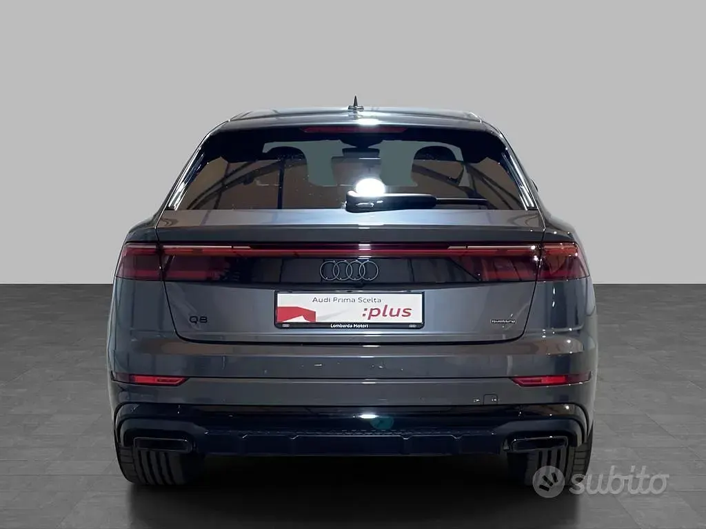 Usata Audi Q8 S-Line 286 CV (210 kW) 2025 Grigio daytona perlato SUV