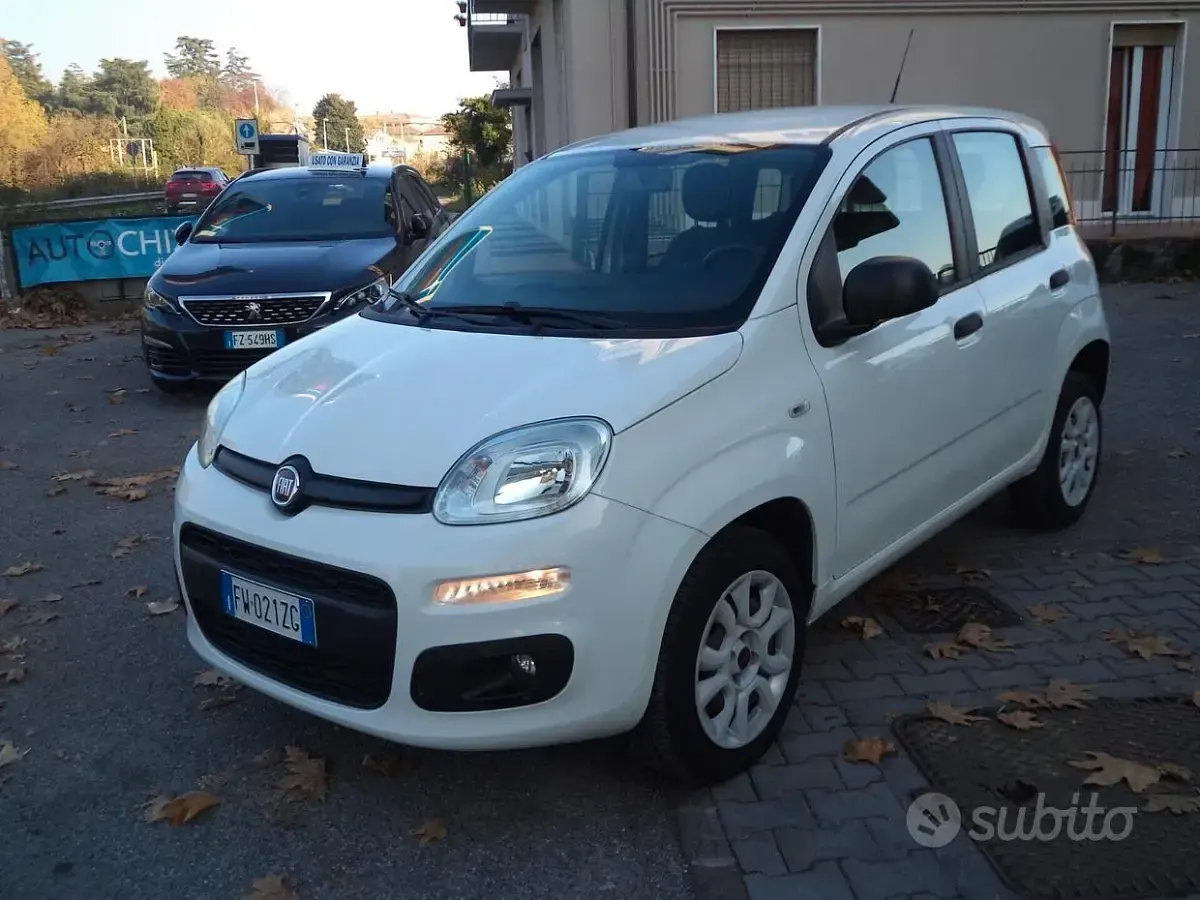 Usata Fiat Panda Lounge 70 CV (51 kW) 2019 Bianco Utilitaria