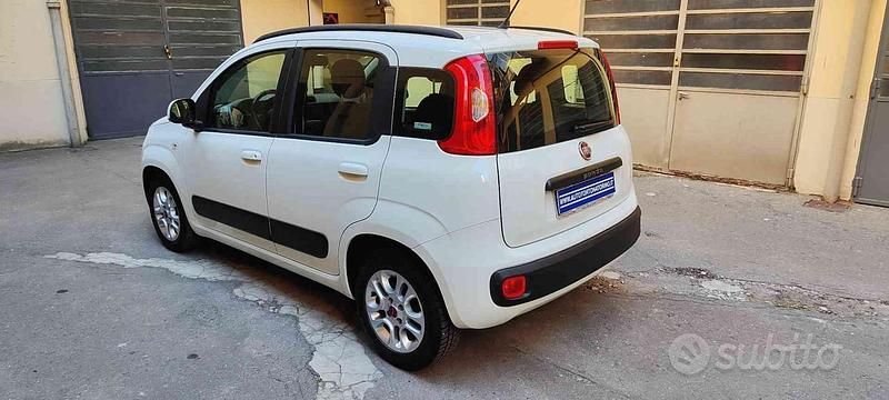 Usata Fiat Panda Lounge 69 CV (50 kW) 2016 Bianco pastello Utilitaria