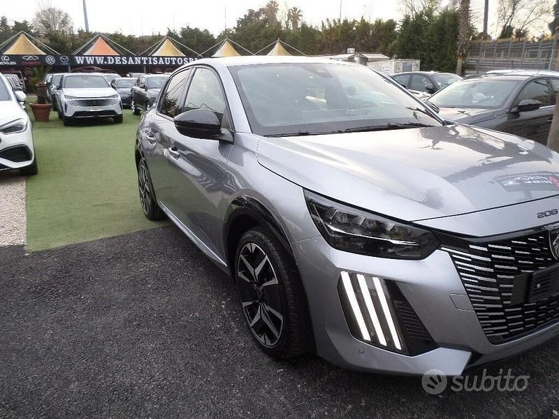 Usata Peugeot 208 GT 101 CV (74 kW) 2024 Grigio Utilitaria