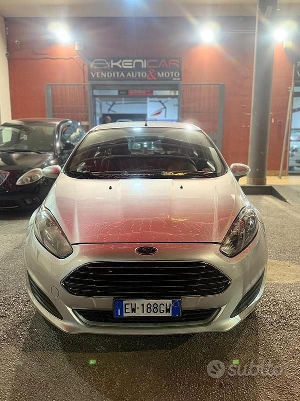 Grigio Usata 2014 Ford Fiesta Business Edition Berlina | 4499 € (Ottimo prezzo) - Immagine 1/4