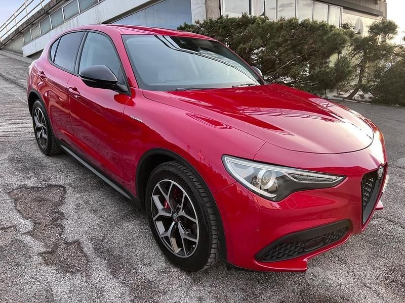Usata Alfa Romeo Stelvio Sprint 190 CV (139 kW) 2022 Rosso SUV
