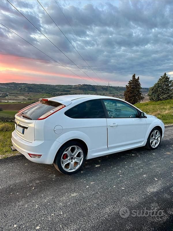 Usata Ford Focus Titanium 110 CV (80 kW) 2009 Bianco Coupé