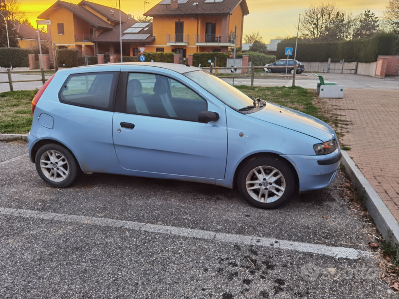 Usato 2001 Fiat Punto 1.9 Diesel 86 CV (800 €)