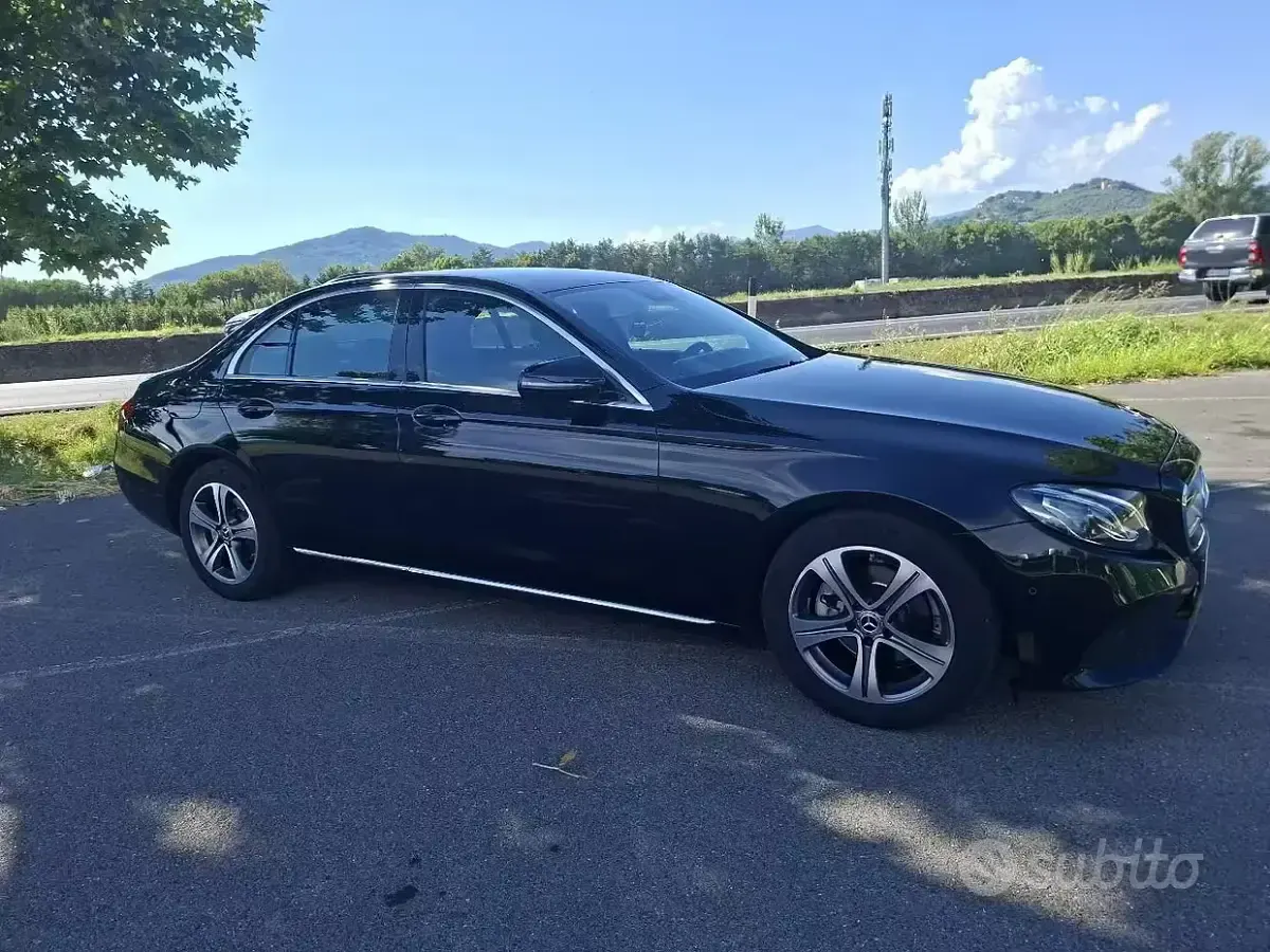 Usata Mercedes E220 194 CV (142 kW) 2019 Nero Berlina