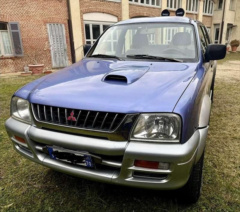 Usata Mitsubishi L200 99 CV (72 kW) 2019 Blu/azzurro Pick-up