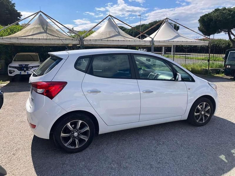 Usata Hyundai ix20 Comfort 124 CV (91 kW) 2019 Bianco Utilitaria