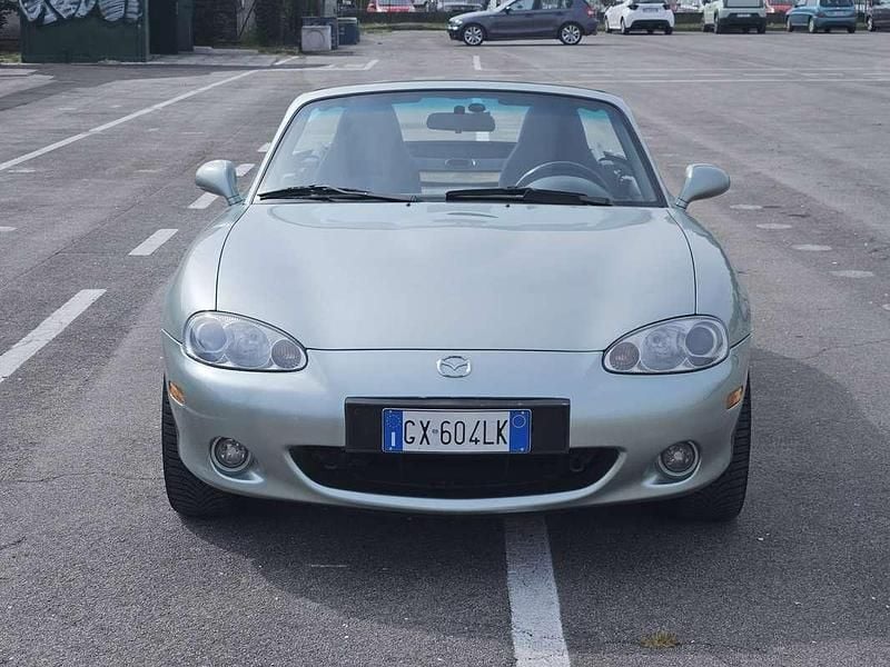 Usata Mazda MX5 110 CV (80 kW) 2003 Grigio Cabrio
