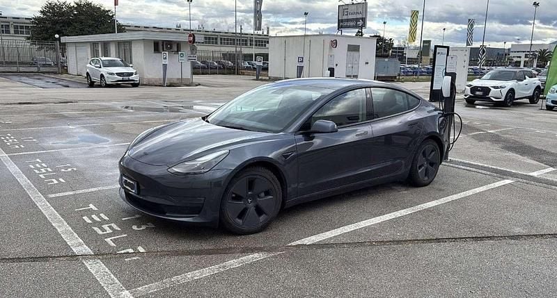 Usata Tesla Model 3 Long Range AWD 366 kW (498 CV) 2021 Grigio Berlina