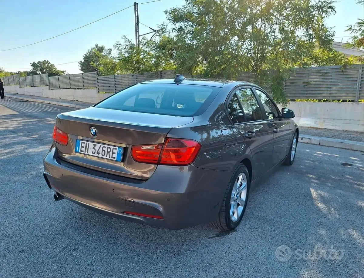 Usata BMW 318 M Sport 143 CV (105 kW) 2012 Marrone Berlina