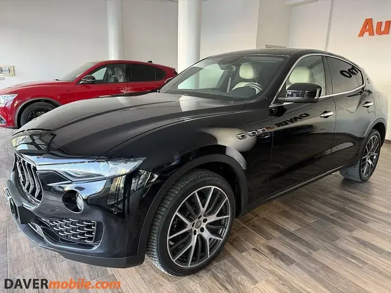 Usata Maserati Levante GranLusso 275 CV (202 kW) 2017 Nero SUV