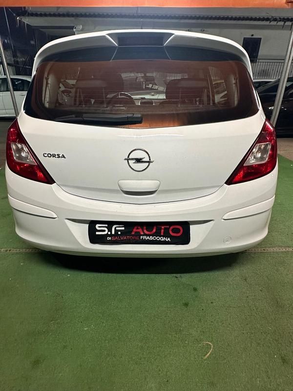 Usata Opel Corsa Club 75 CV (55 kW) 2009 Bianco Utilitaria