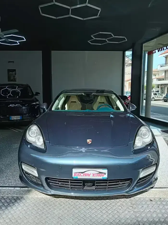 Usata Porsche Panamera Turbo 500 CV (367 kW) 2011 Grigio Utilitaria