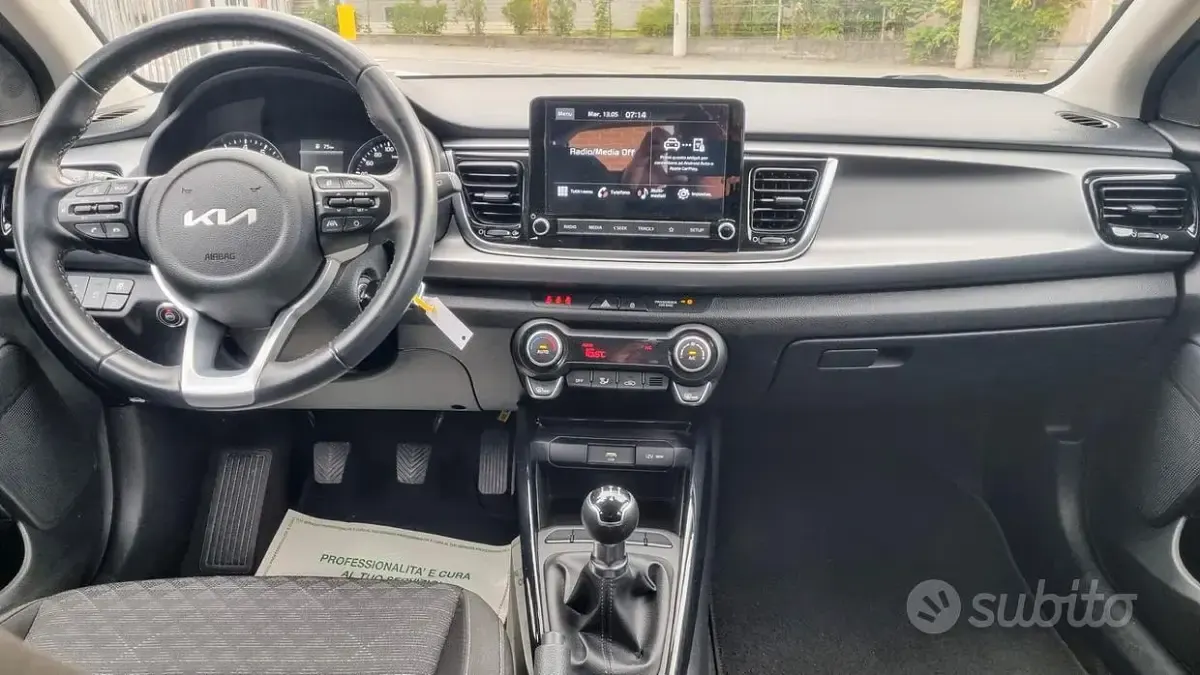 Usata Kia Rio Style 82 CV (60 kW) 2022 Bianco Berlina