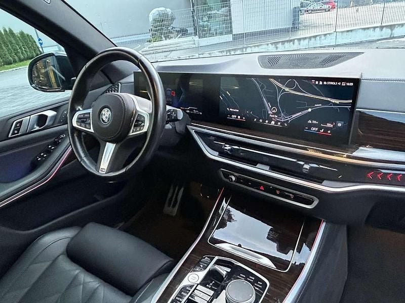 Usata BMW X5 M Sport 313 CV (230 kW) 2024 Carbon schwarz met. SUV