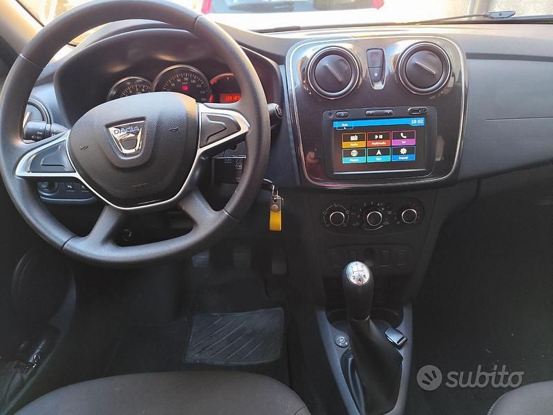 Usata Dacia Sandero 90 CV (66 kW) 2019 Marrone Utilitaria