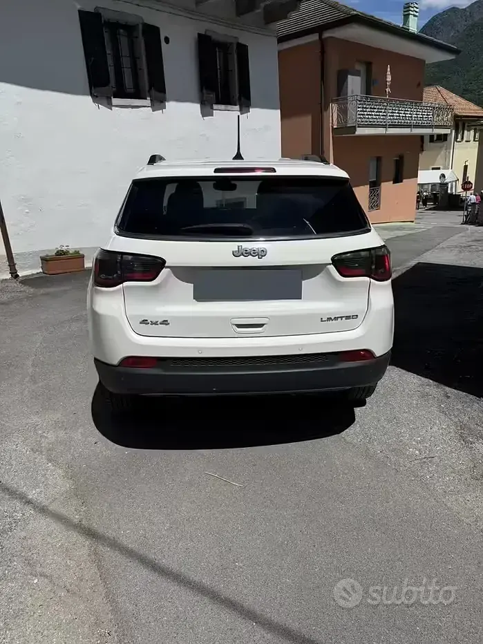 Usata Jeep Compass Limited 170 CV (125 kW) 2019 Bianco SUV