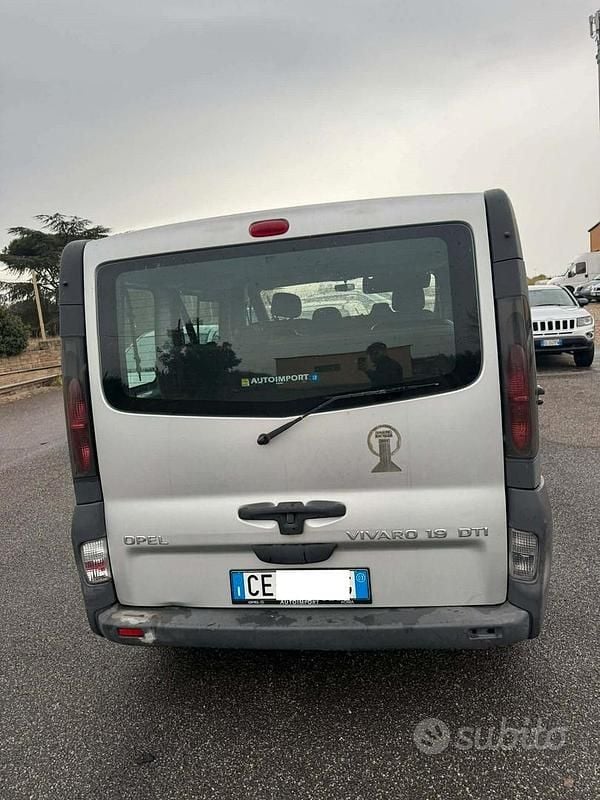 Usata Opel Vivaro 101 CV (74 kW) 2003 Grigio Monovolume