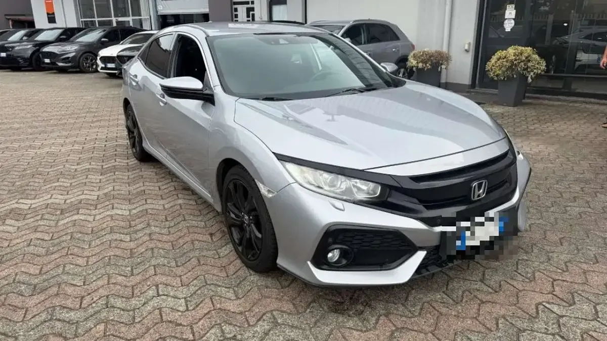 Usata Honda Civic Elegance 120 CV (88 kW) 2018 Argento Berlina