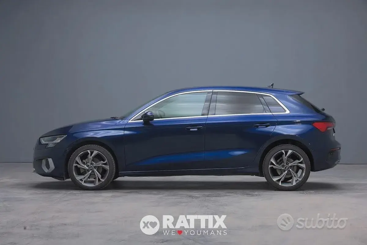 Usata Audi A3 Advanced 116 CV (85 kW) 2023 Blu navarra Berlina