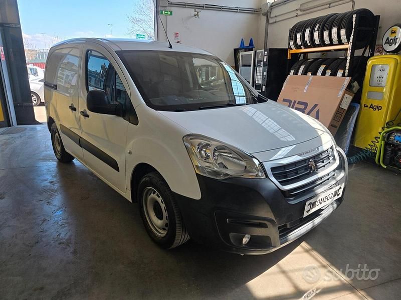 Usata Peugeot Partner 99 CV (72 kW) 2018 Bianco Monovolume
