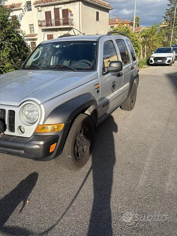 Usata Jeep Cherokee 163 CV (119 kW) 2006 SUV