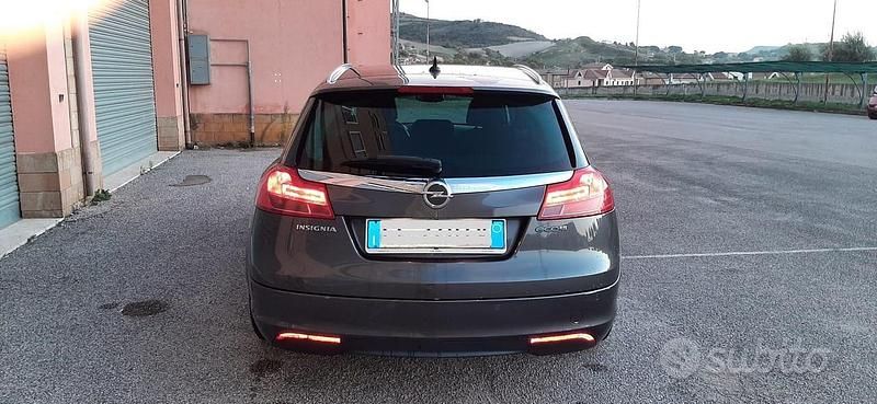 Usata Opel Insignia 160 CV (117 kW) 2011 Grigio Berlina