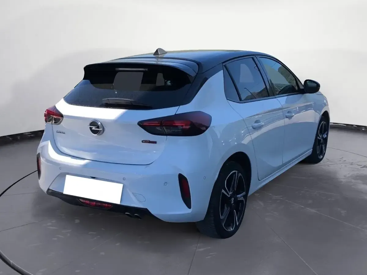 Usata Opel Corsa GS Line 131 CV (96 kW) 2021 Bianco Utilitaria