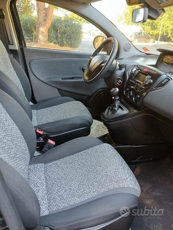 Usata Lancia Ypsilon S 69 CV (50 kW) 2022 Nero Utilitaria