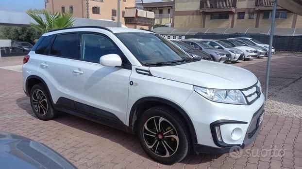 Usata Suzuki Vitara Cool 120 CV (88 kW) 2017 Bianco perlato SUV