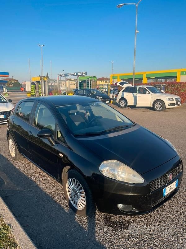 Usata Fiat Grande Punto 75 CV (55 kW) 2008 Nero Utilitaria
