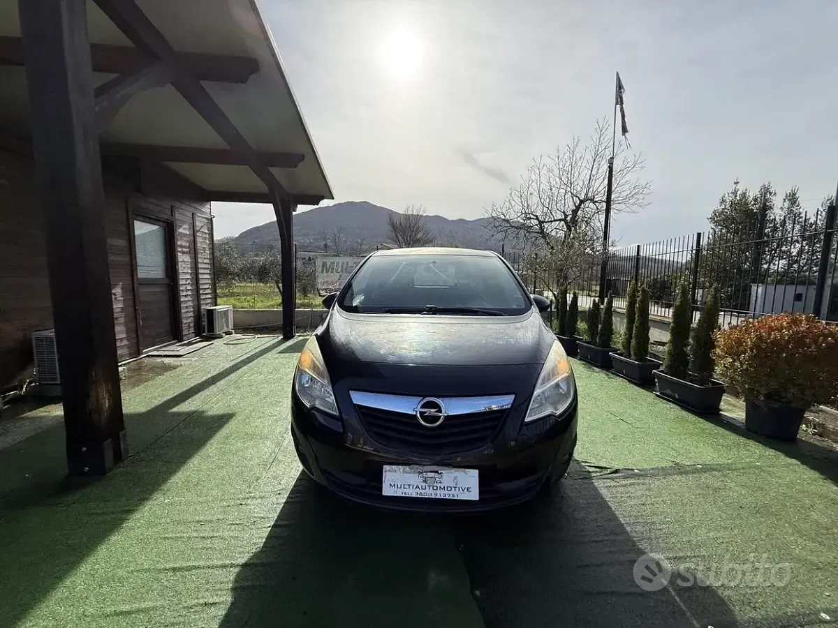 Usata Opel Meriva 95 CV (69 kW) 2013 Nero Monovolume